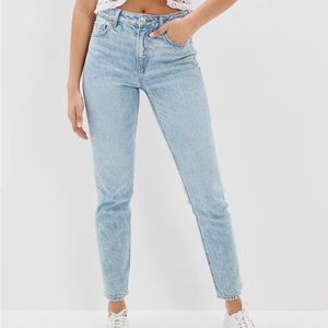 American Eagle Strigid Mom Jean Size 0 Short